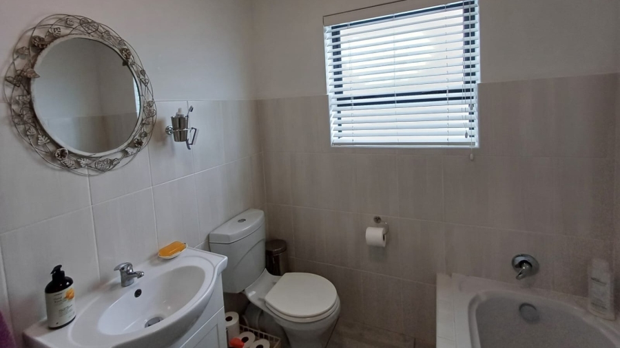 3 Bedroom Property for Sale in Britannia Bay Western Cape